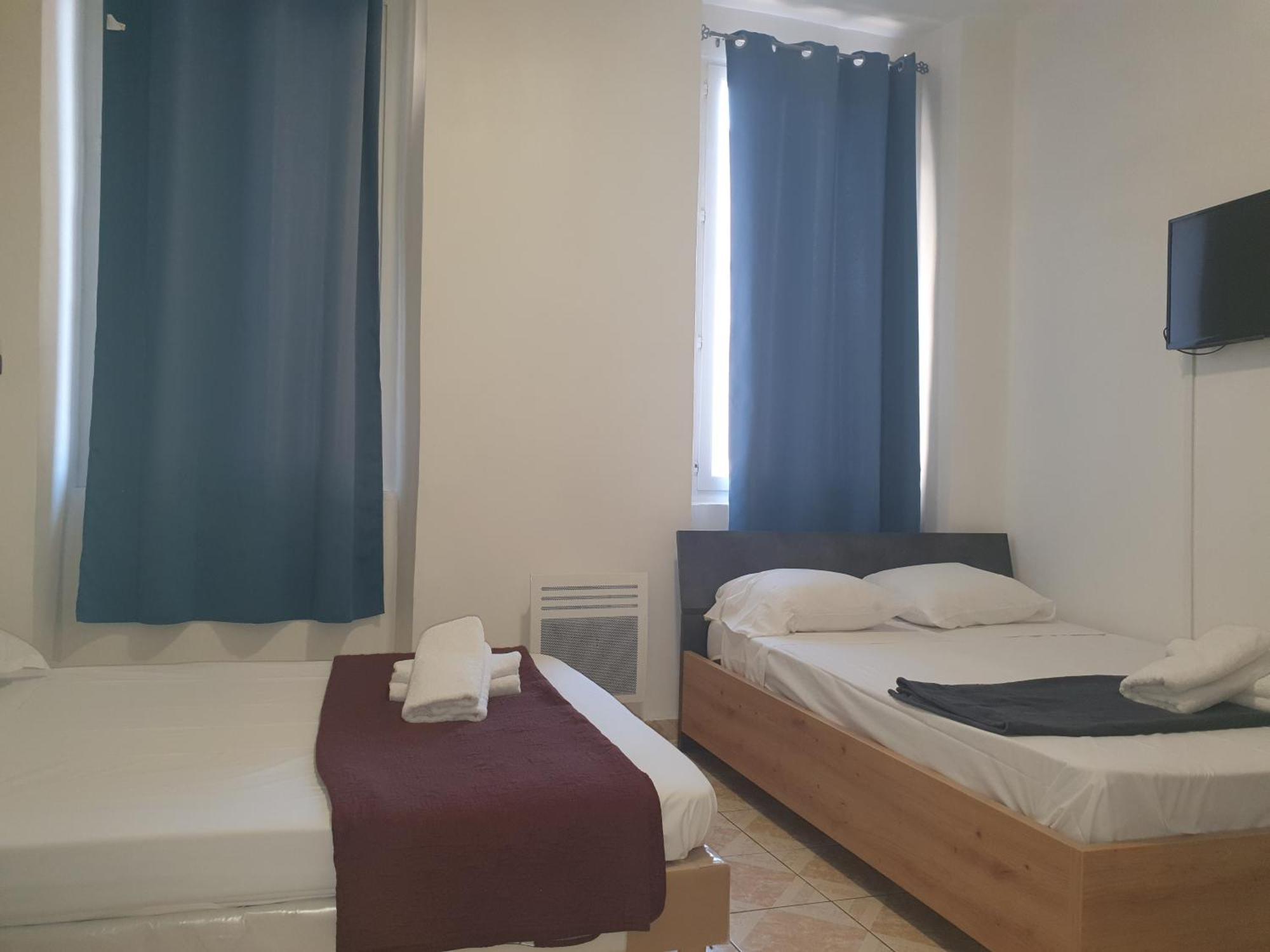 Hotel Du Centre マルセイユ 部屋 写真